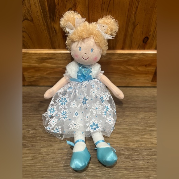 20” Snowflake Rag Doll - Picture 1 of 5